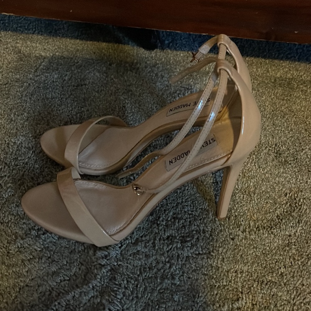 Nude stiletto heels - Picture 2 of 3
